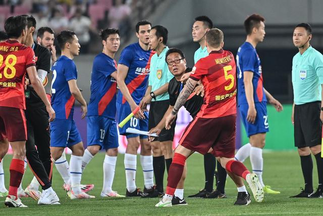 布克31分太阳克爵士回第一 开拓者擒狼止3连败